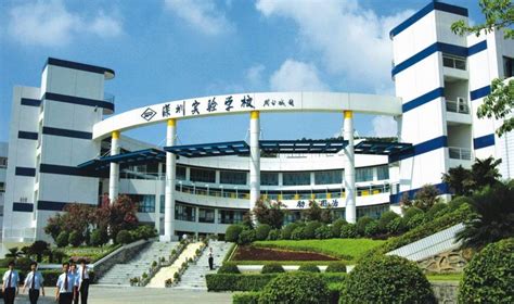 上海培训机构培训大厅吊顶装修 – 设计本装修效果图