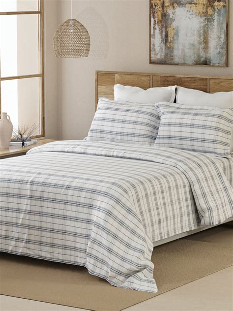 Buy Quality Bedsheets, Towels & Pillow Covers online at best price