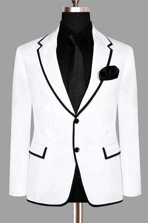 10 White Blazer Outfits For Men That Will Make Heads Turn