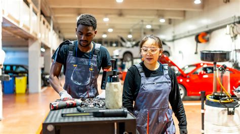 In-N-Out Franchise Explained for Entrepreneurs.