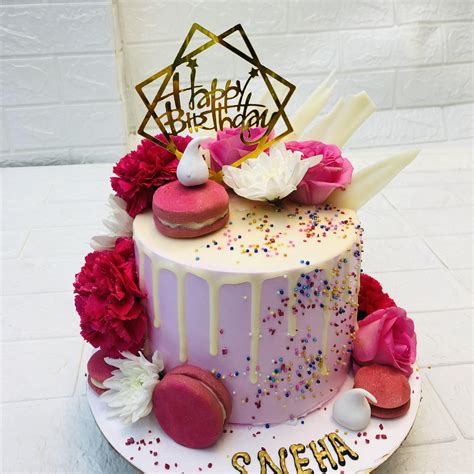 Macaron Special Drip Cake – Bento Cakes Noida