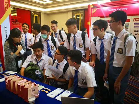 泰国留学生真心感慨“祖国永远是我们的后盾”_泰国曼谷皇家理工大学国际学院