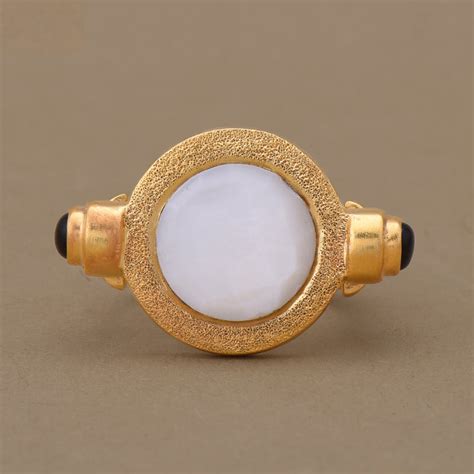 THE YIN-YANG RING – Symetree