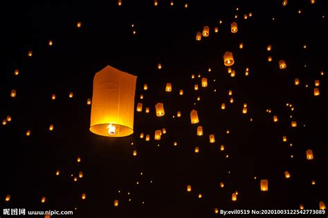 中元节传统习俗之“放孔明灯”