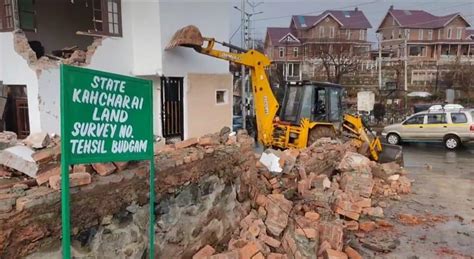 Campaign against influential land grabbers: Authorities demolish ...