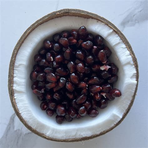 Hidden Benefits of Coconut and Pomegranates for Your Skin – MUDMASKY