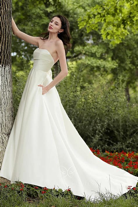 Modern Ivory Satin Strapless A-line Bridal Gown with Pocket - VQ