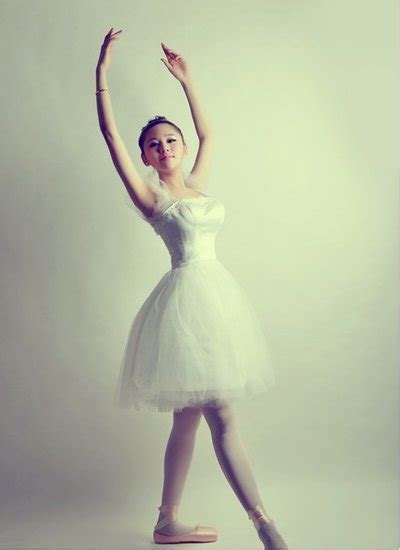 芭蕾舞女孩图片素材免费下载 - 觅知网
