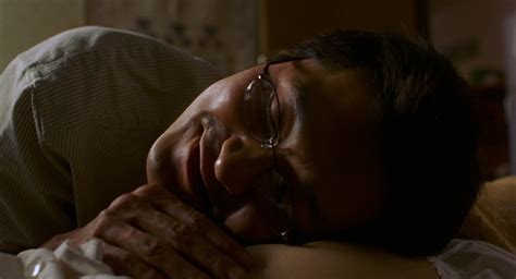 Barking Dogs Never Bite (2000) - Movie Stills and Screencaps at ...