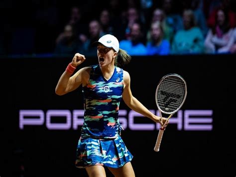 Indian Wells: Iga Swiatek starts title defence with victory over Claire Liu