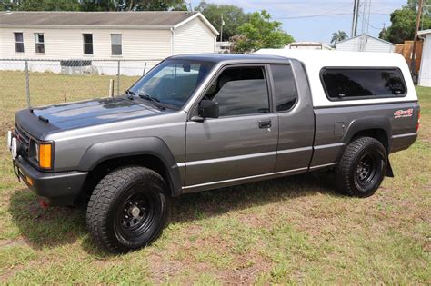 2015 Mitsubishi Mighty Max