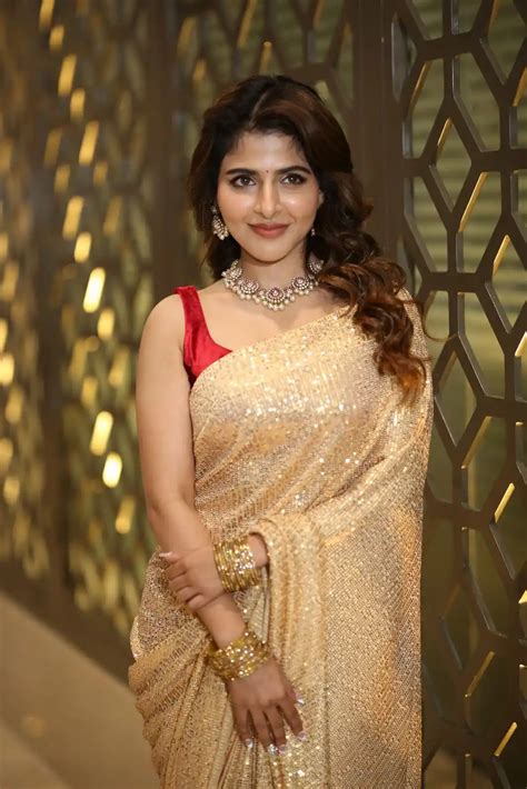 Iswarya Menon : స్పై భామ ఐశ్వర్య మీనన్ చీర సోయగం చూడతరమా.. | Iswarya ...