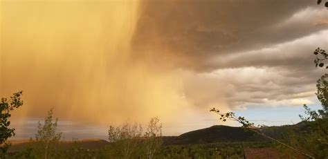 Random storm lightning rain virga over park city utah dangerous for flying yet beautiful. : r ...
