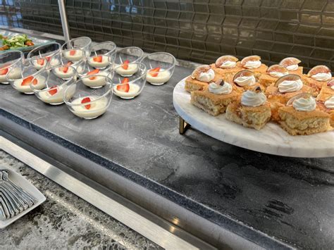 United Polaris Lounge at Dulles International Airport [Review]