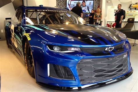 The Chevrolet Camaro ZL1 Makes Its Racing Debut at the 2018 Daytona 500 ...
