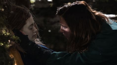 'Yellowjackets' episode 2, explained: The confusing hunger of teen ...