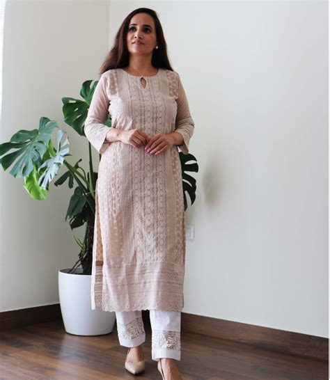 BEIGE CHIKANKARI KURTA – IPSHRAA