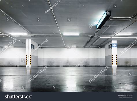 Car Parking Floor Area Shopping Mall Foto Stok 1912850299 | Shutterstock