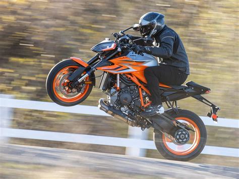 2022 KTM 1290 Super Duke R Evo Ride Review | Cycle World
