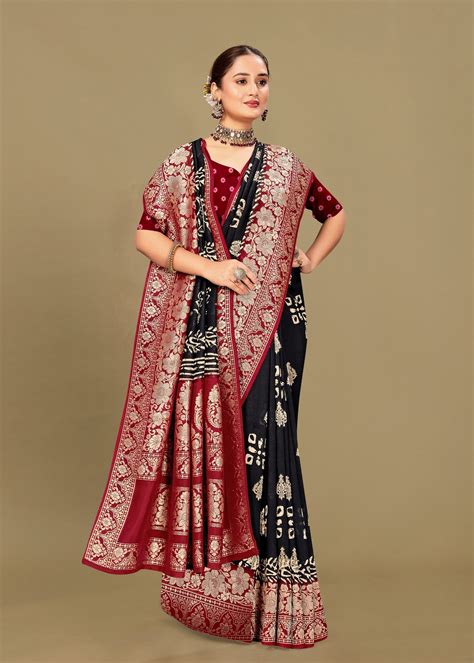 Stunning Black Pure Georgette Saree with Batik Pattern, Zari Woven Bor ...