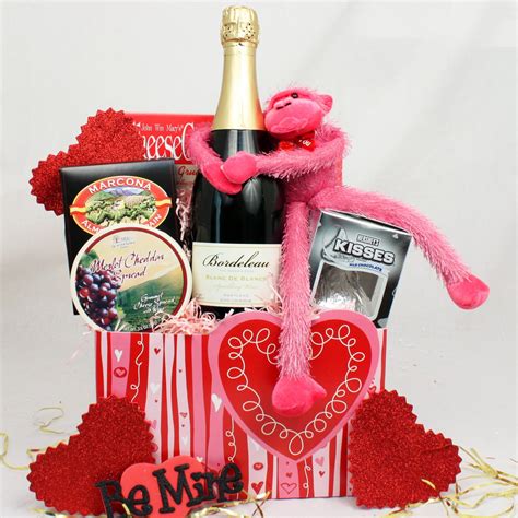 Valentine Gift Baskets Ideas – InspirationSeek.com