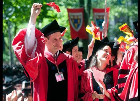 现场报道：王丹哈佛大学博士毕业典礼（视频） — 普通话主页