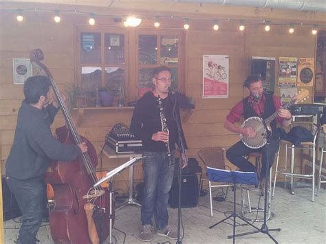 CAMPING DE LA VALLEE DE L'HYERES (Carhaix-Plouguer) - Campground ...