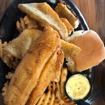 JOLLY ROGER SEAFOOD HOUSE, Port Clinton - Menu, Prices & Restaurant ...