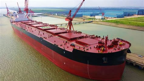 全球最大的40万吨级矿砂船在上海交付_城生活_新民网