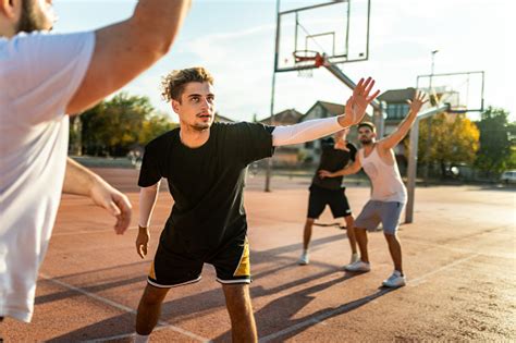 Playing Basketball 的图像结果