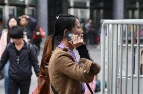 没智能手机的老人如何乘公共交通？上海市交通委发布指南_老辰光