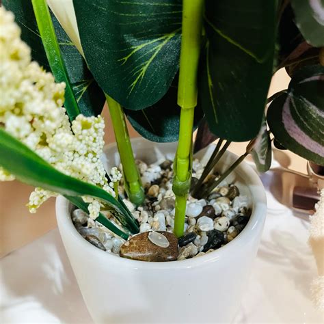Artificial Lily Flower Plant with Authentic Pebbles and shells for Bat ...