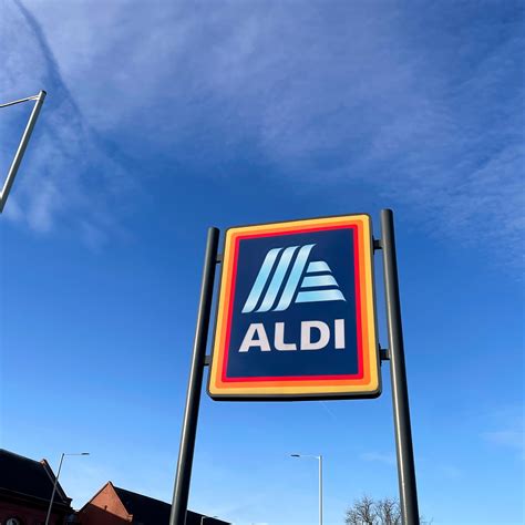 Cops Find 39 Beer Cans After Boater Hit and Killed 10-Year-Old Girl on ...