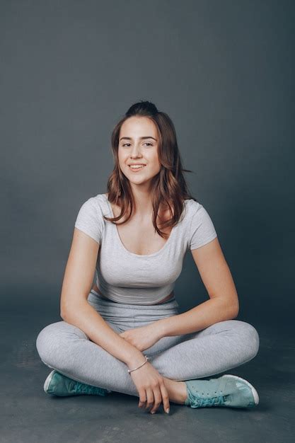 Girl in studio | Free Photo
