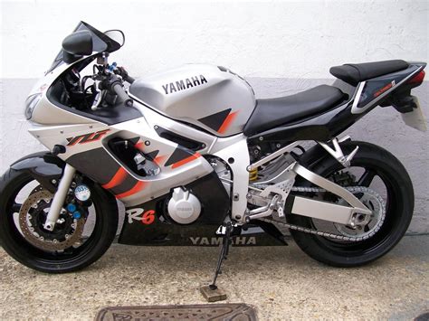 1999 Yamaha YZF-R6 600cc Sports SILVER
