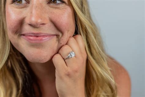 Using Buttons for Jewelry Clasps 的图像结果