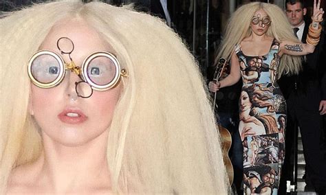 Lady Gaga Geboorte Van Venus Here's Lady Gaga As A Bride With A