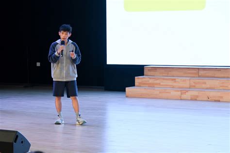 苏州海归学校举办首届SDG初中英语演讲比赛