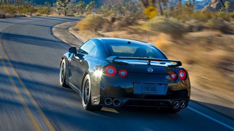 2014 Nissan GT-R Track Edition: Photo Gallery