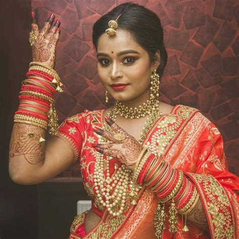 Trending Bridal Poses Ideas In Wedding Lehenga You Must Try