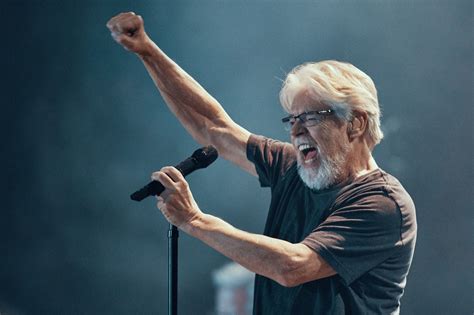 Watch Bob Seger Play His Final Song in The Palace of Auburn Hills