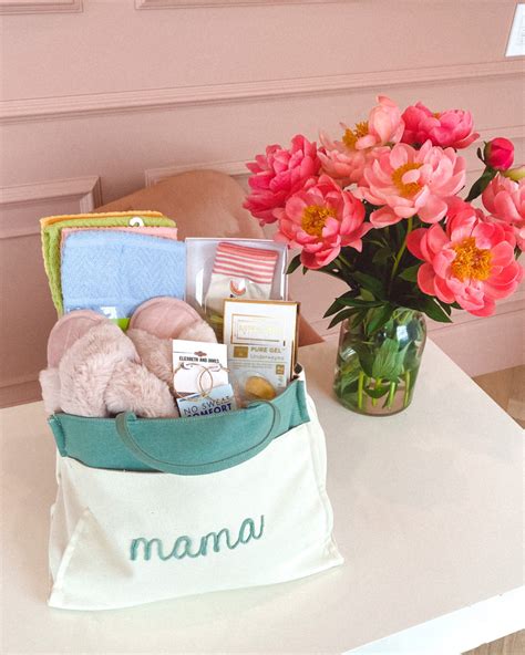 Mother's Day Gift Bag Ideas Mom Will Love | Hello Fashion
