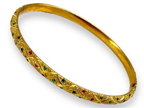 Lot - 10kt Gold Bangle Bracelet