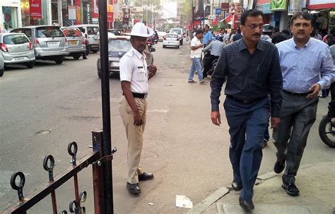 Bengaluru Local People 的图像结果