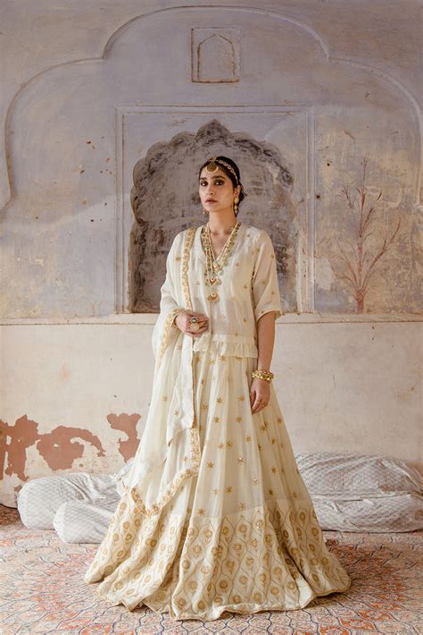 Tussar Satin Heer Ivory Lehenga With Dupatta – Gulabo Jaipur