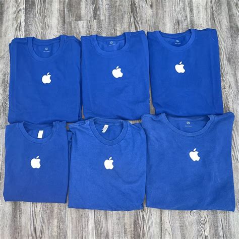 Apple Store Employee Uniform