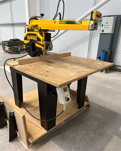 Dewalt DW 729 Radial Arm Cross Cut Saw - Collect today