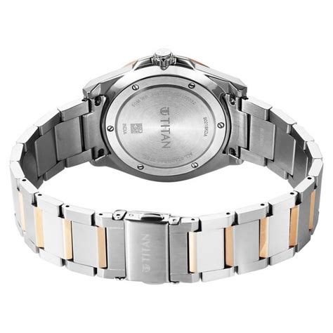 Buy Online Titan Classique Big Date Analog with Silver Dial Dual Tone ...