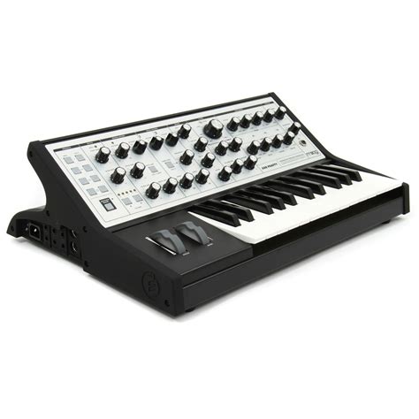 Купить Moog Sub Phatty цена ? и Аналоговые синтезаторы Moog с доставкой ...