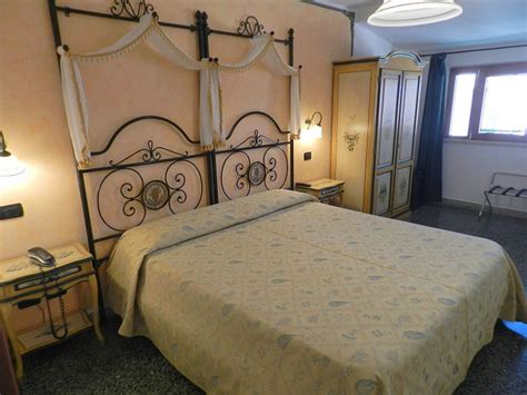 HOTEL VICTORIA (Taormina, Sicily) - Hotel Reviews, Photos, Rate ...